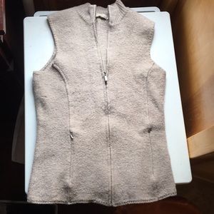 SmartWool Fitted Wool Vest Sz M Taupe Zip pockets